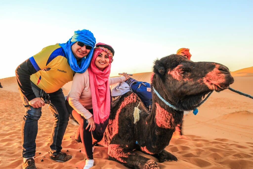 couple-camel-sahara-desert-matt-dany